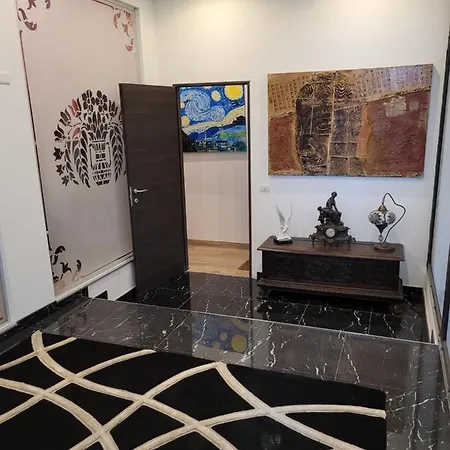 Black&white Apartment Vigevano